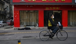 Người đàn ông tử vong trên đường phố Vũ Hán gây hoang mang 