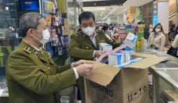 Nhiều hiệu thuốc găm hàng khẩu trang tại Hà Nội đã bị xử phạt