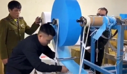 Hà Nội: Phát hiện dây chuyền sản xuất khẩu trang từ giấy vệ sinh