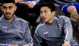 Hàng thủ liên tục mắc sai lầm, HLV của SC Heerenveen nhất quyết không dùng Văn Hậu 