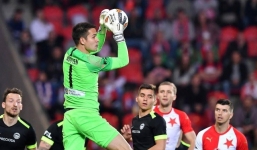 'Siêu thủ thành Việt kiều' khó có thể lên tuyển Việt Nam vì thủ tục lấy Quốc tịch 