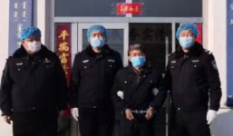 Kẻ cắp xác chết trốn truy nã suốt 4 năm bất ngờ ra đầu thú vì virus corona 