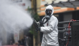 Phong tỏa và cách ly ngôi nhà ở Văn Quán của du học sinh dương tính với Covid-19