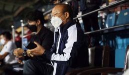 Chỉ bằng hành động nhỏ, HLV Park Hang Seo được báo Hàn khen hết lời vì ý thức phòng dịch