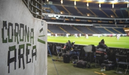 Đau đầu vì dịch Covid-19, UEFA tính hủy bỏ luôn cả Champions League