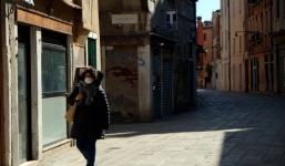 WHO cảnh báo 'sự hồi sinh' của Covid-19 nếu giãn cách xã hội bị nới lỏng