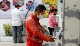 Cây ATM phát gạo miễn phí tại Việt Nam được truyền thông nước ngoài chú ý