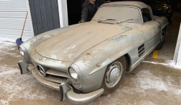 Siêu xe 'bỏ xó' suốt 40 năm, bụi phủ đầy vẫn đáng giá 23 tỷ 