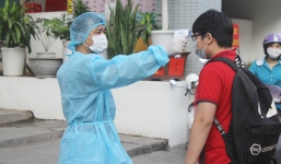 Hà Nội: Phát hiện và cách ly 3 trường hợp học sinh bị sốt trong ngày đầu đi học lại