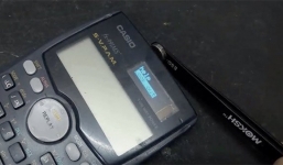 Thanh niên 'hack' máy tính Casio có kết nối wifi, chat với bạn bè thoải mái