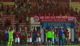 Trận đấu đầu tiên của bóng đá Việt Nam cho phép khán giả vào sân 