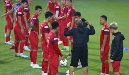 HLV Park Hang Seo cũng phải 'bó tay' trước điểm yếu lớn của bóng đá Việt Nam 