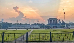 Trầm trồ hình ảnh đám mây hình chữ S xuất hiện trên bầu trời Hà Nội