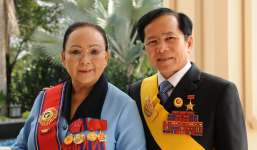 Đại gia Việt phải xây hầm mới chứa hết vàng kiếm được, cùng Bill Gates lập quỹ từ thiện 