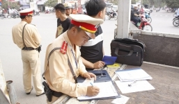 Đề xuất tước bằng lái xe máy, ô tô nếu vi phạm 11 hành vi nguy hiểm sau