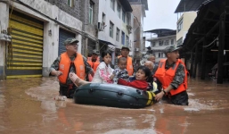 Người dân tại Trùng Khánh nhận được lệnh sẵn sàng chạy lụt 