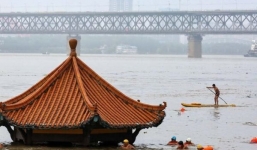 Đập thủy điện Trung Quốc lần đầu xả lũ 9 cổng, quy mô thiệt hại vô cùng lớn