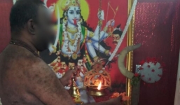 Người đàn ông lập đền thờ 'Nữ thần corona', ngày nào cũng vào cầu nguyện 