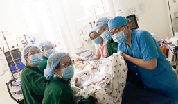 Sức khỏe hai bé song sinh sau ca phẫu thuật: Diệu Nhi đã uống được sữa và nô đùa