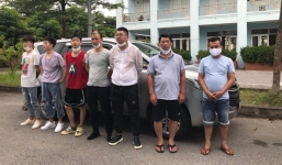 Bắt giữ 5 người Trung Quốc nhập cảnh trái phép để bay vào TP HCM