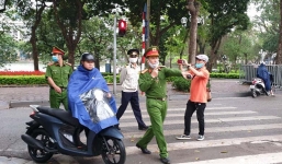 Hà Nội xử phạt không đeo khẩu trang nơi công cộng từ ngày 7/8