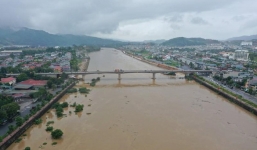 Thủy điện Trung Quốc xả lũ, mực nước sông Hồng vượt báo động 1 