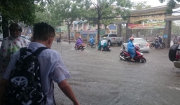 5 địa phương cho học sinh nghỉ học, 3 sân bay đóng cửa do bão số 5 