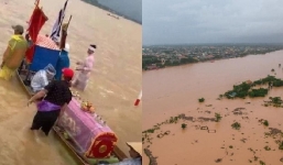 Xót xa hình ảnh đám tang giữa mùa nước lũ, linh cữu chòng chành giữa biển nước