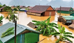 Miền Trung mưa trắng trời, xuất hiện nguy cơ lũ chồng lũ