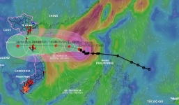 Bão số 8 gió giật cấp 14 còn chưa đổ bộ, biển Đông nguy cơ đón bão số 9
