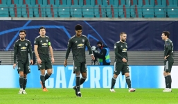 Tiếp tục thói quen tự làm khó mình, M.U trở thành nỗi thất vọng lớn của nước Anh