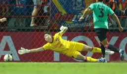 Muangthong United kiện ngược Văn Lâm lên FIFA, cảnh báo thủ thành Việt Nam sẽ phải điêu đứng