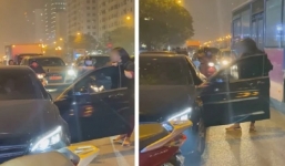 Cơ quan chức năng thông tin về vụ đánh ghen trên xe Mercedes gây náo loạn cả một đoạn đường