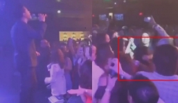 Tuấn Hưng hát 'Nắm lấy tay anh' trên sân khấu, chợt hoảng hồn vì khán giả nữ 'nắm lấy tóc nhau'