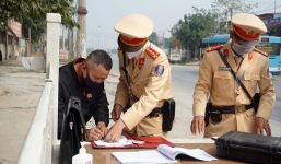 Gần 200 'ma men' bị xử lý trong ngày 30 Tết, lực lượng CSGT sẽ xử lý nghiêm vi phạm nồng độ cồn suốt 7 ngày Tết 