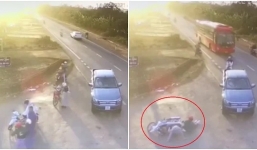 Ô tô tông 2 học sinh còn đòi gọi người thân đến hành hung, vứt 2,5 triệu đồng ở hiện trường rồi bỏ chạy