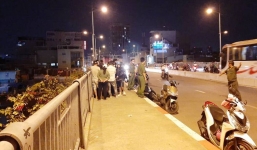 Cãi nhau với bạn gái, thanh niên nhảy xuống sông Sài Gòn định quyên sinh rồi tự bơi vào bờ