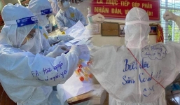 Cán bộ y tế và loạt dòng chữ siêu dễ thương trên áo bảo hộ: Tranh thủ quảng cáo để kiếm 'gấu'