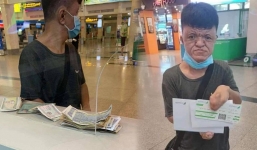 Thương cảnh người bán vé số gom mãi được 350.000 đồng mua vé về quê: 'Cha em bị nặng lắm, giúp em với'