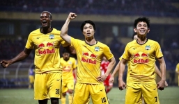 V.League 2021 hoãn không hẹn ngày trở lại, HAGL nguy cơ mất chức vô địch vì điều chưa từng có