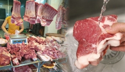 Rửa thịt lợn với nước thường rất khó sạch, dùng thứ nước này mọi bụi bẩn trôi hết lại vừa thơm ngon