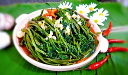 Xào rau muống thực hiện thêm công đoạn này, rau xanh mướt mắt không bao giờ bị thâm đen