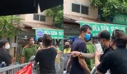 Đôi vợ chồng đòi 'thông chốt' kiểm dịch rồi livestream, tỏ ra hổ báo định vào 'xử' đồng chí công an và cái kết