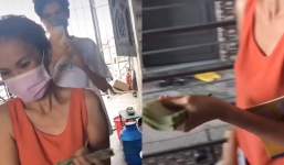 Chủ phòng trọ cầm xấp tiền, phát cho mỗi người trong xóm 500.000 đồng: 'Của ít lòng nhiều, cố gắng vượt qua đại dịch'