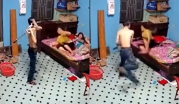 Nghịch tử cầm chổi đánh mẹ tới tấp vì không mượn được điện thoại: Gia đình từ chối điều tra vì con bị tâm thần