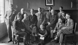 Ảnh hiếm của Hitler trong 'buổi bình minh' của Đức Quốc xã