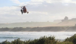 Máy bay rơi xuống vùng biển đóng băng, 3 người sống sót kỳ diệu