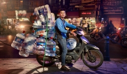 Hà Nội - 'Thành phố của xe máy' trong mắt nhiếp ảnh gia Anh