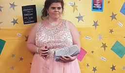 Dọa nhảy cầu tự tử nhiều lần, cô gái bị kết án làm phiền công chúng