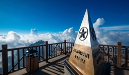 Đỉnh Fansipan bất ngờ cao thêm 4,3m sau 110 năm